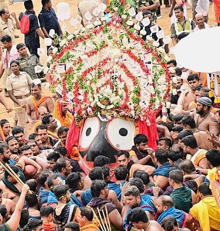 Pahandi Bije: How Lord Jagannath Is Carried to His Chariot at Ratha Yatra